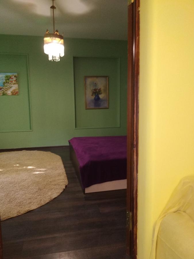 סוקהום Apartment On Dzhonua Street מראה חיצוני תמונה